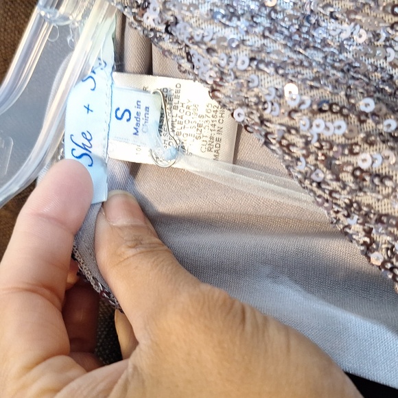 She + Sky Glittering Silver Sequin Cropped - Picture 5 of 7